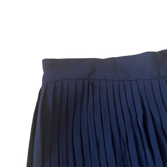 Fendi NWT Black Pleated Skirt Size 36 (2) - Picture 3 of 4